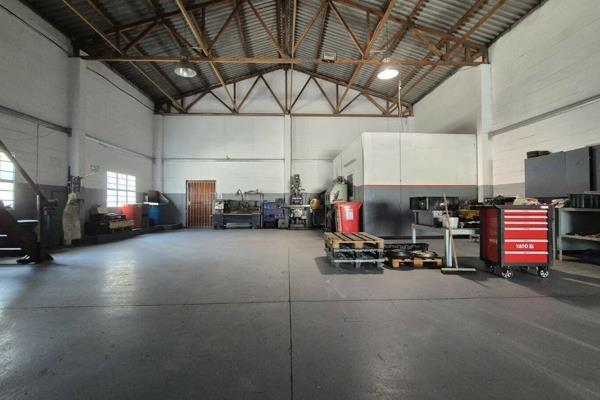 Looking for a versatile and functional warehouse space in the heart of Paarden Eiland? ...