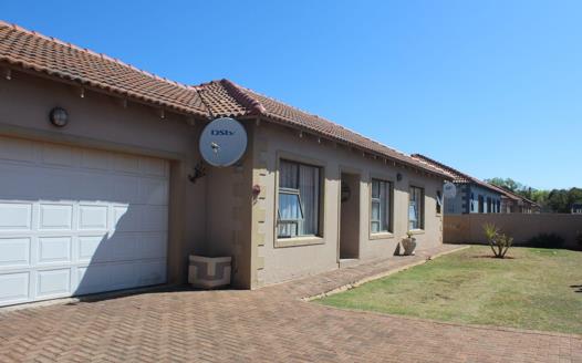 3 Bedroom Townhouse for sale in Fochville