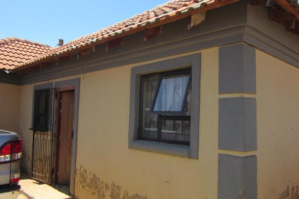 This well-maintained 2-bedroom, 1-bathroom home in Tsakane is now available for sale. ...