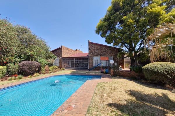 Situated in the quiet area of New State Areas in Springs on the East Rand. You&#39;ll find yourself a short drive to both the ...