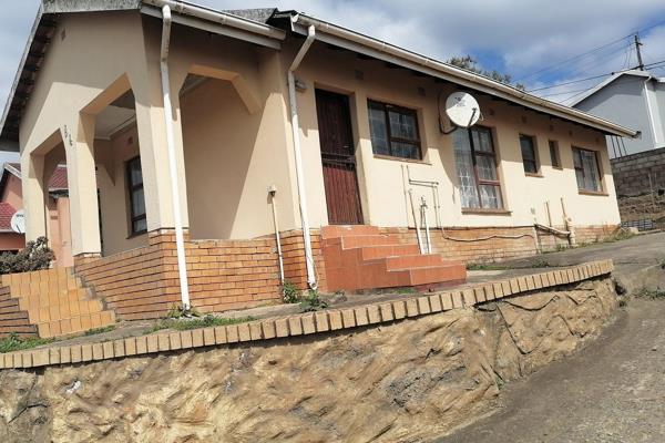 Just Property present this neat three-bedroom house in Ikwezi.

Well-Equipped Kitchen; Cook with ease using an electric stove in a ...