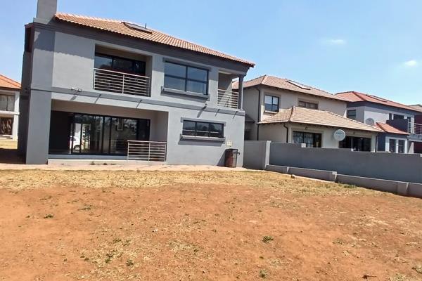 We are proud to present this newly built house for sale in Amandasig, in a well thought ...