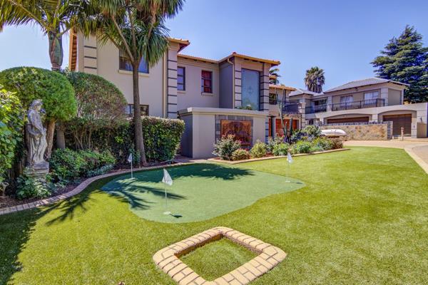 This luxurious home is situated on a prime stand in the exclusive Glen Erasmia Boulevard ...