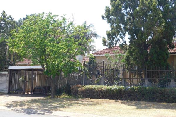 close to all amenities - minutes away from Pretoria Central 

on busroute 

the stand is on a corner

stand has two ...