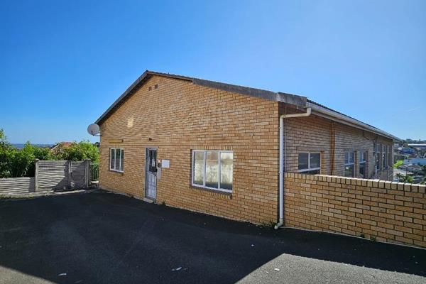 Situated corner of Kenilworth and Randles Road, this property offers high exposure to passing traffic with easy accessibility to the ...