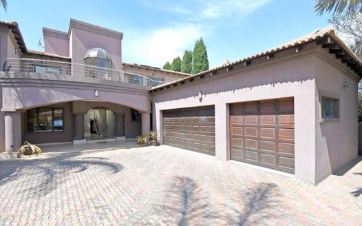 5 Bedroom House for sale in Blue Valley Golf Estate