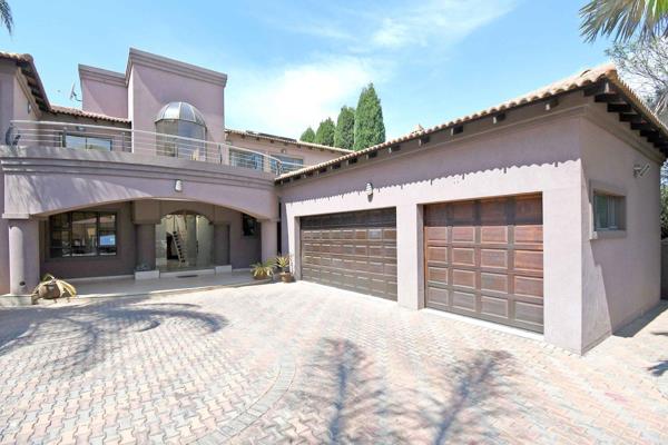 5-bed home situated in the prestigious Blue Valley Golf Estate. The house has spacious ...