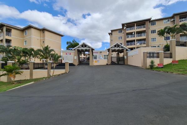 JAZMAX ESTATE AGENTS has just listed this amazing apartment in the exclusive complex of Parlock Hills.

This lovely apartment ...