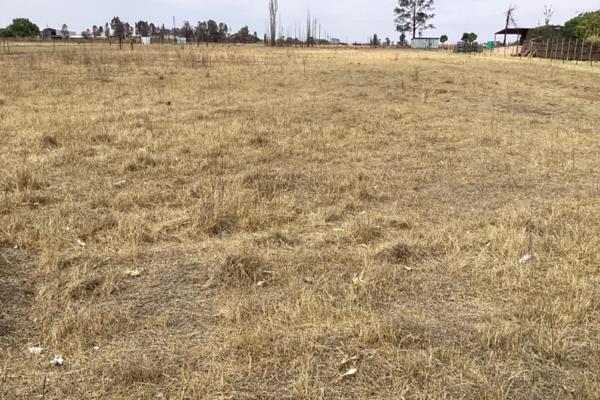 This is a perfect vacant 1 hectare stand for you to come and develop .
This property is just off the R555 old middelburg road and ...