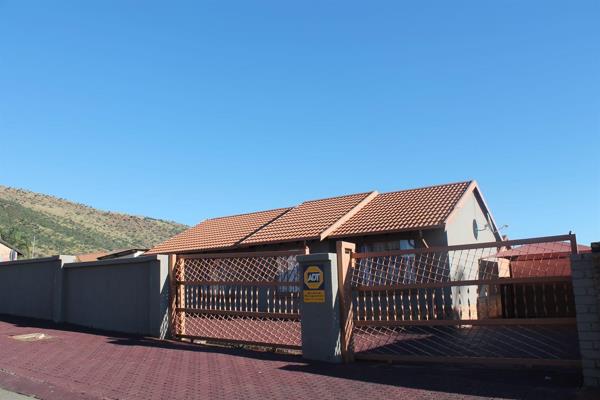 A lovely house to Rent in Tlhabane West all the rooms are spacious , the yard is well secured with two security gates , carport , Air ...