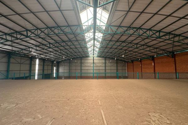 This spacious 2270 sqm warehouse offers a prime location with excellent accessibility ...