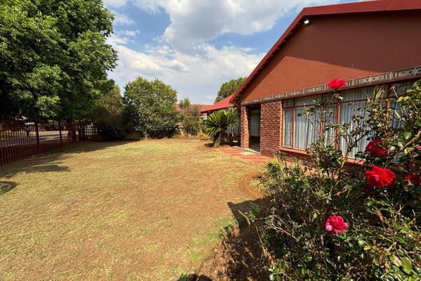 This charming family home feels cozy and welcoming right from the entrance. 
The house has 3 spacious bedrooms and 2 modern bathrooms ...