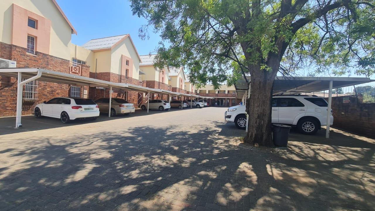 Commercial property for sale in Westdene - P24-116278332