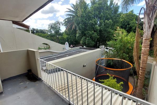 Townhouse nestled in under the popular Stellenberg Gardens trees.

Awaiting your ...