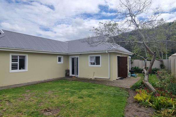 Sole and Exclusive mandate - 
Nestled in the charming Montage village of Sedgefield ...