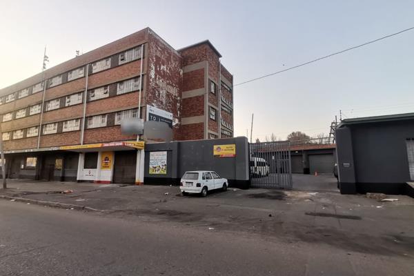 - Welcome to this specious warehouse situated in Benrose Johannesburg. 

- The warehouse is in 6km away from the City of ...