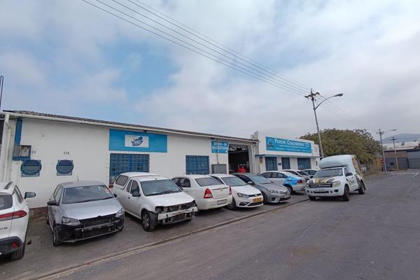 Investment Opportunity, Freestanding Industrial Warehouse FOR SALE

Size: Erf 991m2
Type: Warehouse / Factory 815m2
Price: ...