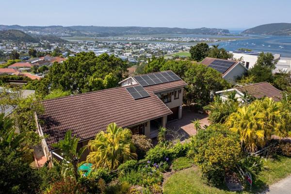 Located in the quiet, upmarket suburb of Heuwelkruin, Knysna, this 3 bedroom, 3 bathroom ...