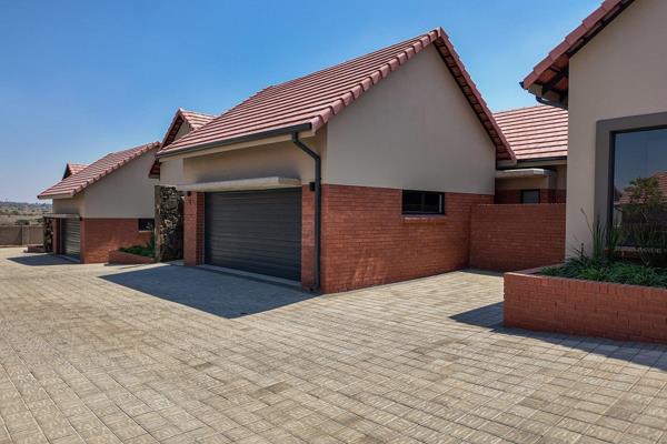 Modern, secure retirement development offering a 166m&#178; unit with spacious bedrooms, 2 bathrooms (main en-suite), open-plan lounge ...