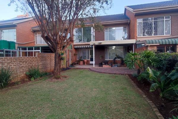 In the quiet suburb of Three Rivers, Vereeniging, there is a unit for sale that is well-kept and neat as a pin. It consists of 2 ...