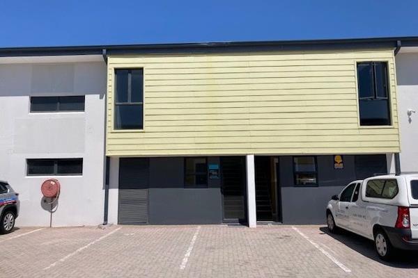 Looking for the perfect warehouse space? This 130m2 unit, located in a secure park ...