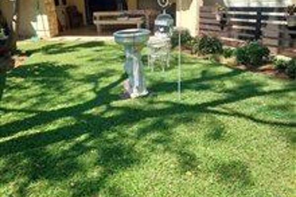 2 Bedroom
2 Bathroom
Living room
Kitchen
Patio with built in braai
Private entrance
Carport