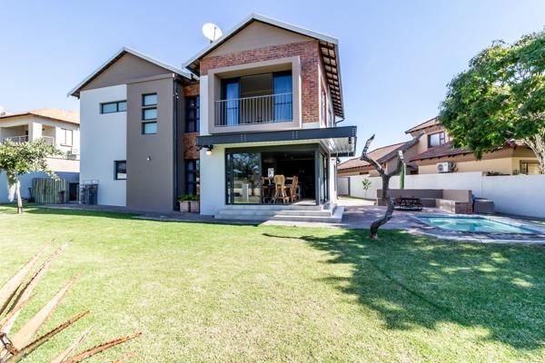 Exclusive Mandate. Located in a Wildlife and Golf Estate just outside Pretoria, this ...