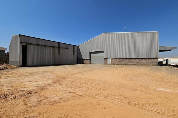 This 4000sqm industrial warehouse, located in the sought-after Bredell area, offers ...