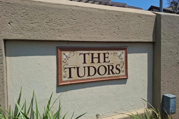 Charming unit for sale in the secure complex of The Tudors. Sunny open plan lounge and dining area opening up into the garden. Kitchen ...