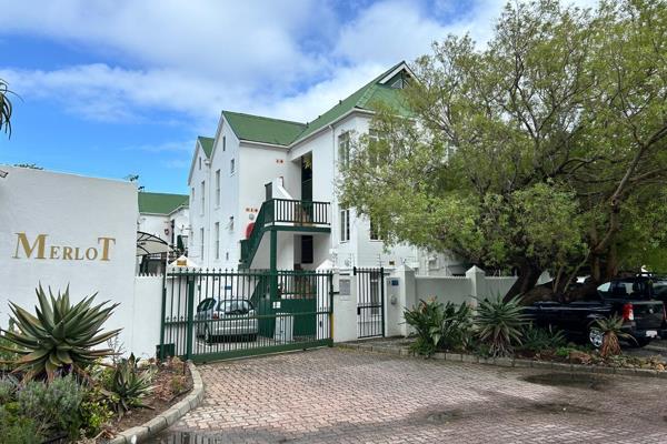 Ground floor apartment in quiet, leafy green area of Hout Bay. Merlot is located on ...