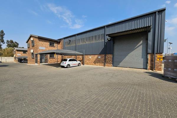 This very neat 550m2 warehouse is available immediately to let in a safe and secure ...