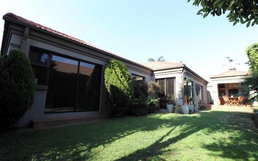 3 Bedroom House for sale in Van Riebeeck Park