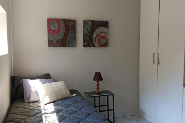 Bachelor flat, fully furnished in Elspark, for a single person in the Elspark area, close to Elspark shopping centre and the N17 ...