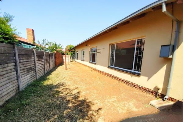 - Clean looking house and Ready to move in!
- On the street front and with own garden
- Borehole in Storeroom
- 3 Bedrooms
- 2 ...