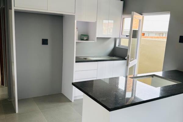 Modern Newly Built in Vista Park
House consists of two bedrooms with built in cupboards, two bathrooms, Lounge/Dinning,Kitchen with built in cupboards, Garage
Fully fenced&amp;Paved