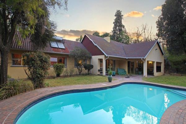 Magnificent 4 bedroom entertainers&#39; dream positioned in the best position of Sandton&#39;s most secure enclosure.

Situated in ...