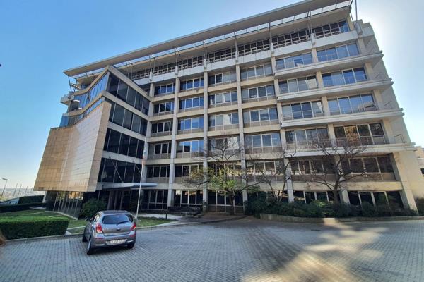 Elevate your business at 155 5th Street, Sandton. This premium office space offers ...