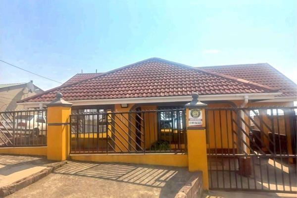 **Family House for Sale in Imbali Unit 1, Pietermaritzburg, KZN**


This charming family ...