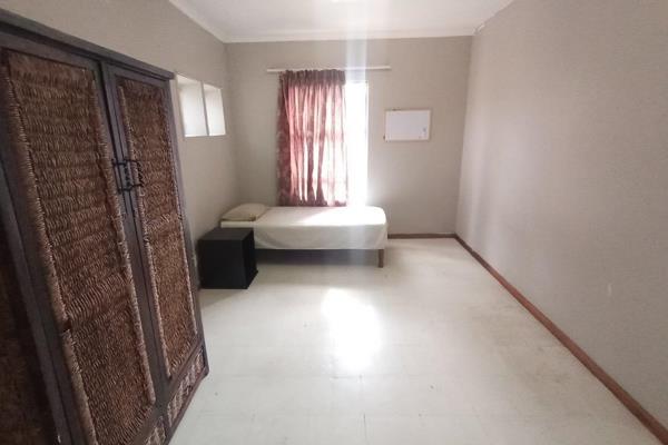 ROOM to rent for a lady student.
This student commune is perfectly located near the main ...