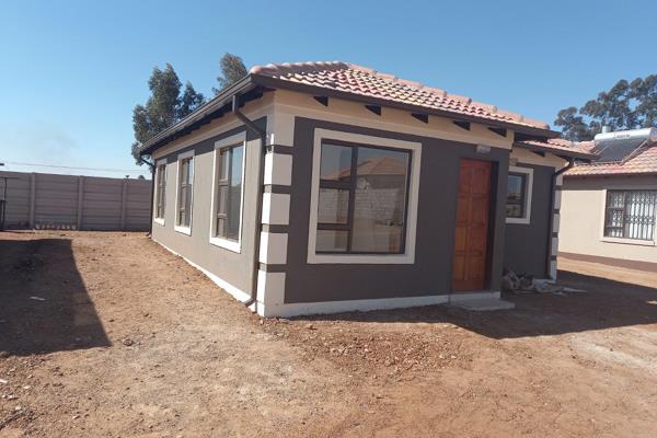 NEW DEVELOPMENTS for sale in WINDMILL PARK, BOKSBURG.

Full Tittle Stands.

Prices From R700 000 upwards.

Garage not ...