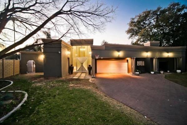 Welcome to this charming 4 bedroom, 3 bathroom home nestled in the heart of Bryanston. 

Step inside to discover an impressive entrance ...