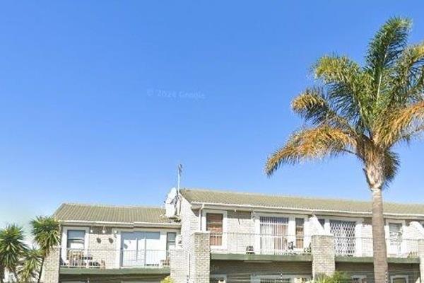 Stunning and Spacious 2 Bedroom Apartment To Rent In De Akkers, nestled in the heart of Oakglen.

This unfurnished unit is situated ...