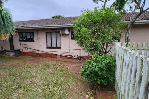 Charming 4-bedroom home situated in the heart of Athlone Park, conveniently located on the main road. This well-positioned property ...