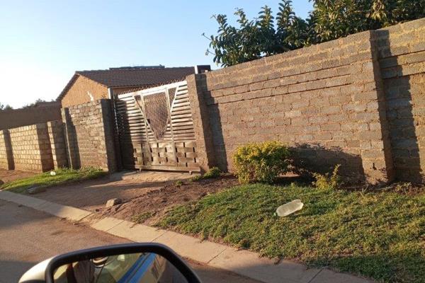 This vacant land up for sale in soshanguve ext 7 near Rosslyn 
The area is very well ...