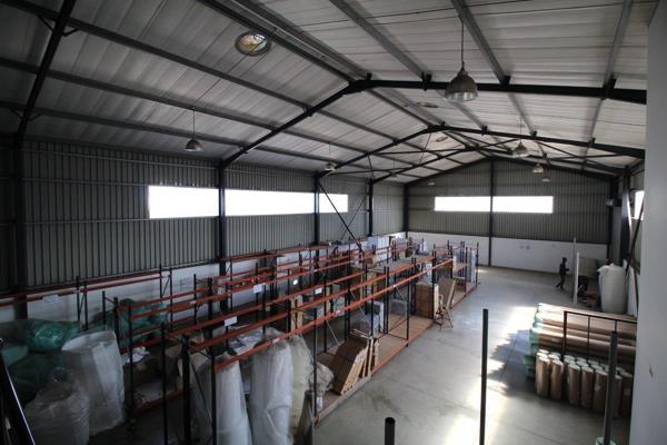 Neat 1100m2 Warehouse/factory for rent in Benoni. 

Spacious Unit with ample office ...