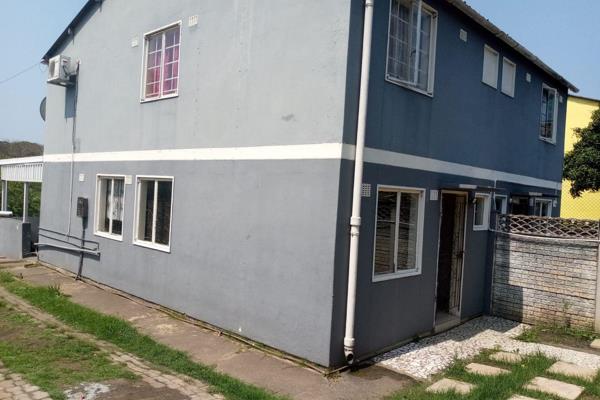 Dormehl Phalane Property Group offers you this 3 bedroom fully fitted with porcelain tiles and air conditioned semi detached house. ...