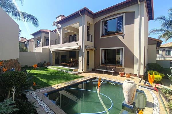 3 Bedroom House for rent in Glenvista

Gorgeous family home in a sought after complex.

This stunning 3 bedroom modern duplex / cluster ...