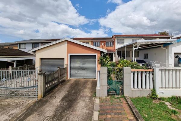 Welcome to this lovely home in the charming neighbourhood of Newlands West. This stunning house, with its 3 bedrooms, 1.5 baths, and 1 ...