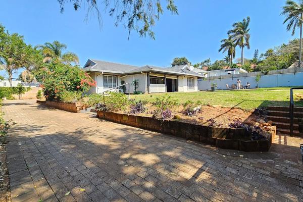 Prime property presents...
This charming three-bedroom and two bathroom house with plans to go one floor up with sea views.

Upon ...