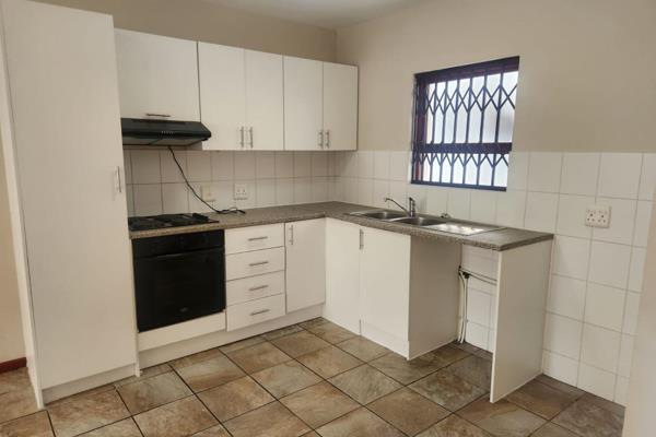 Avaialable Immediately - Gated Estate
R9 700 per month - water included
Electricity is Prepaid
Apartment is Freshly Painted and ...